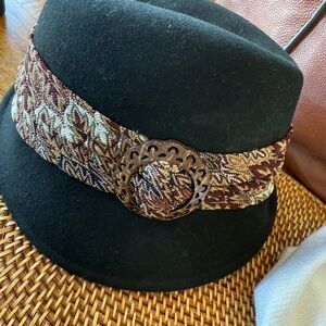 Scala Vintage 100% Wool Hat w/ Brocade‎ Band & Bronze Buckle